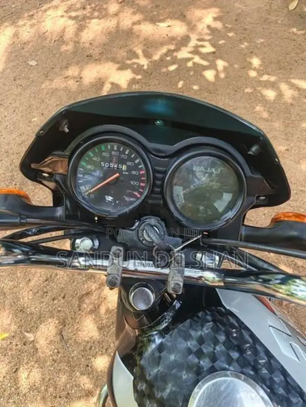 Bajaj CT100 2013