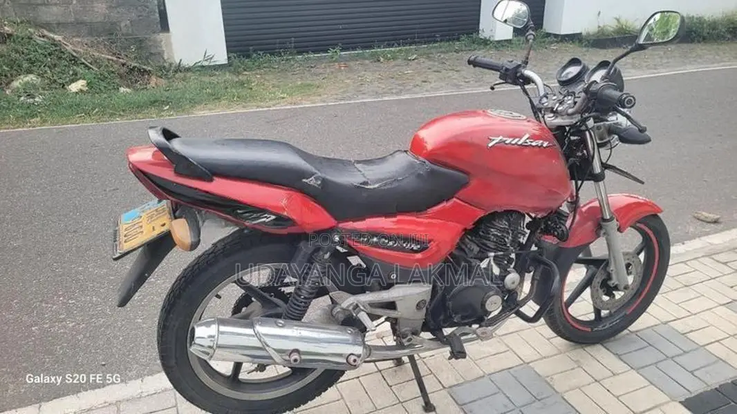 Bajaj Pulsar 180 2004