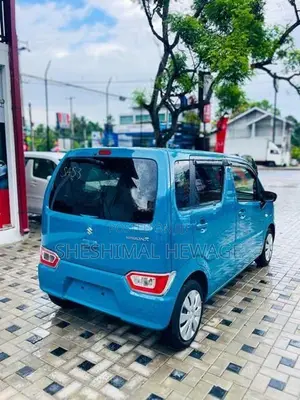 Suzuki Wagon R FX 2024