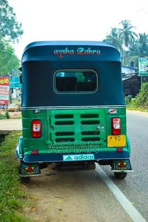 Bajaj RE 2011