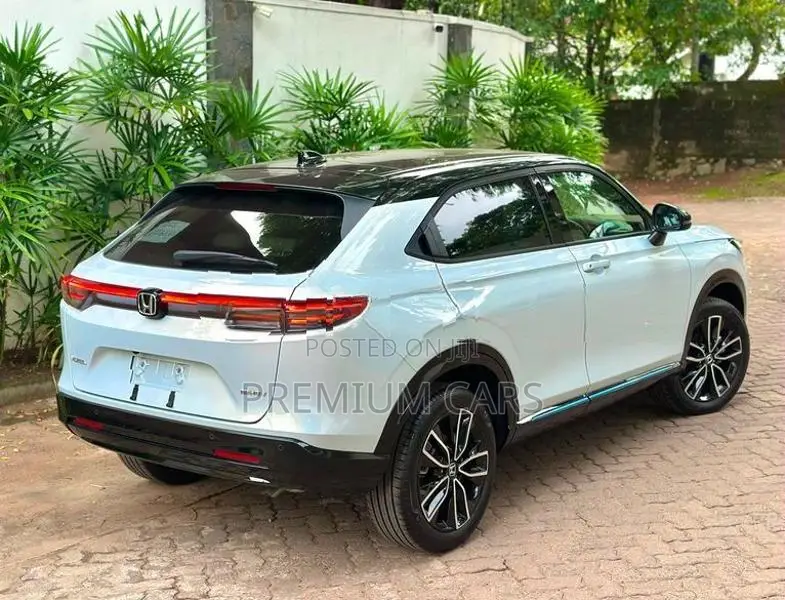 Honda Vezel Z Play Moonroof 2026