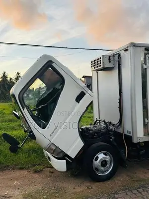 Mitsubishi Fuso 4M50 2007