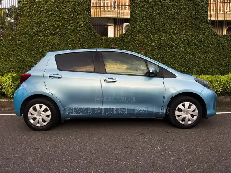 Toyota Vitz 2015