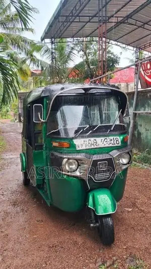 Bajaj RE 2014
