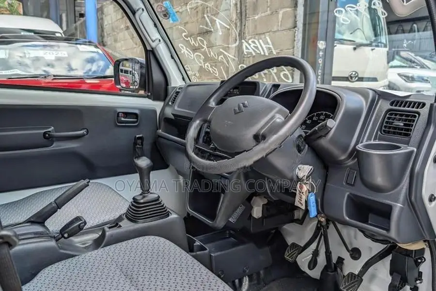 Suzuki Carry Truck KC Lever 4WD 2025