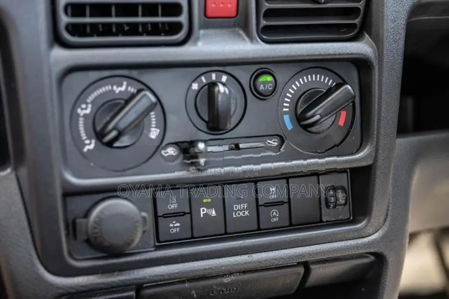 Suzuki Carry Truck KC Lever 4WD 2025