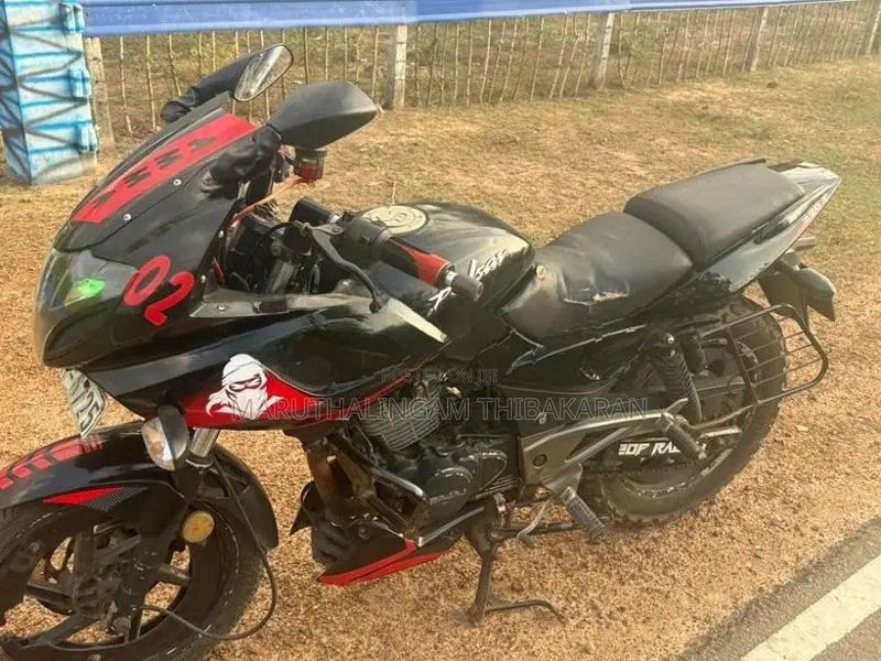 Bajaj Pulsar 220F 2010