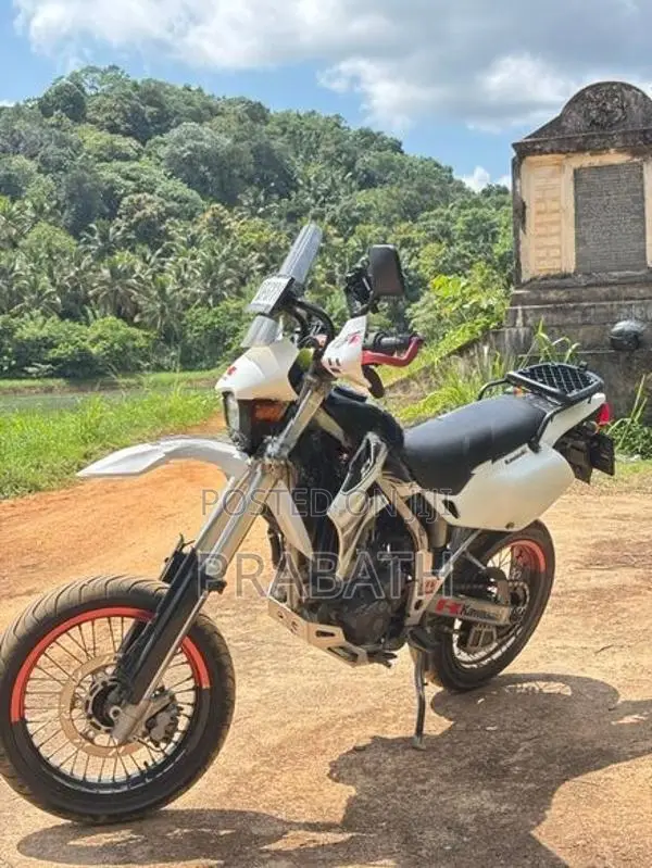 Kawasaki D Tracker 2004