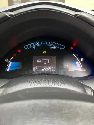 Nissan Leaf AZE0 2012