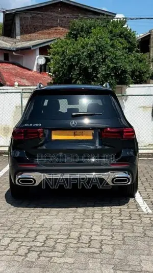 Mercedes Benz GLB 200 2025