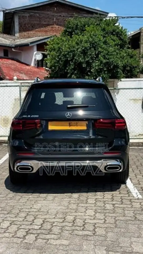 Mercedes Benz GLB 200 2025