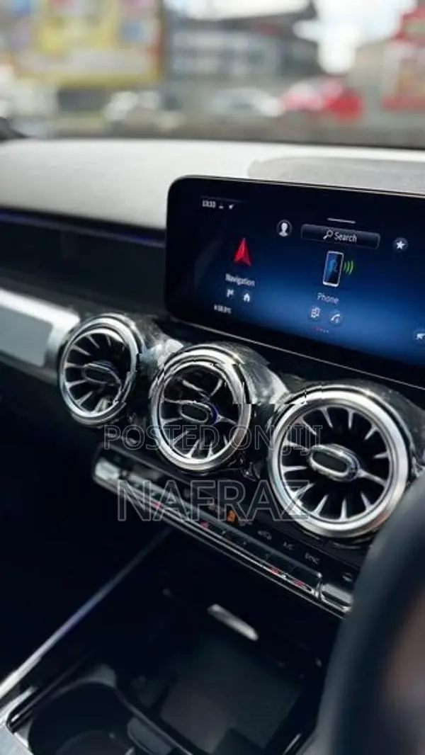 Mercedes Benz GLB 200 2025
