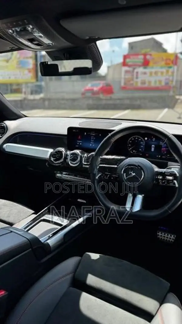 Mercedes Benz GLB 200 2025