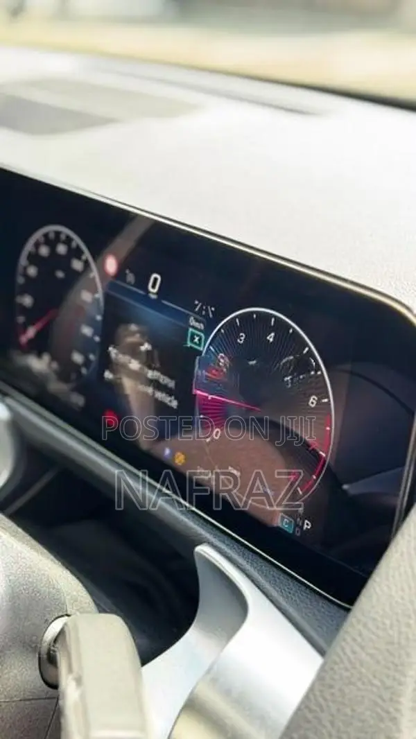 Mercedes Benz GLB 200 2025