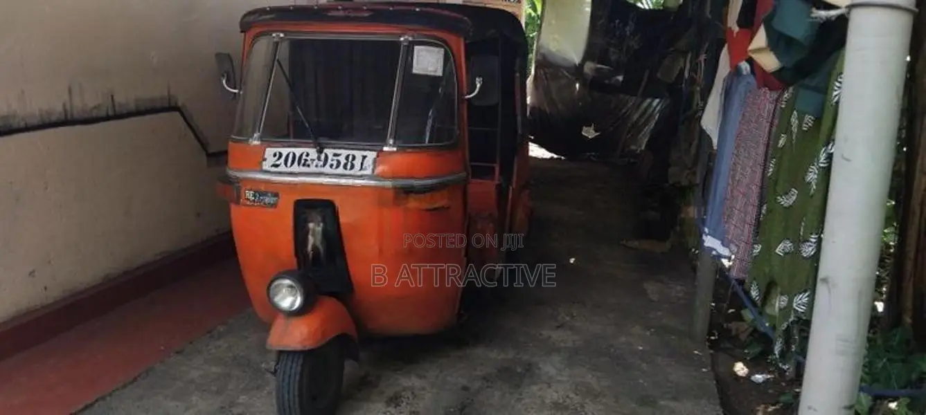 Bajaj RE 1990
