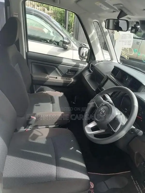 Toyota Roomy G GRADE 2024