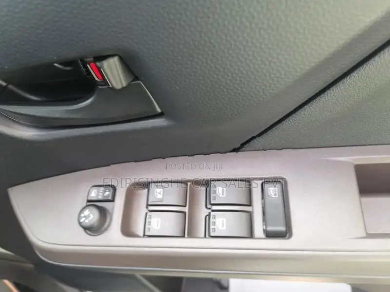 Toyota Roomy G GRADE 2024