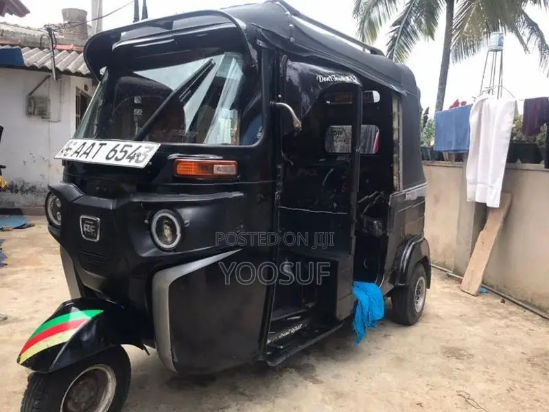 Bajaj RE 2014
