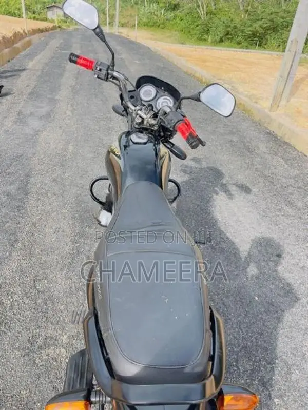 Bajaj Platina 100 ES 2017