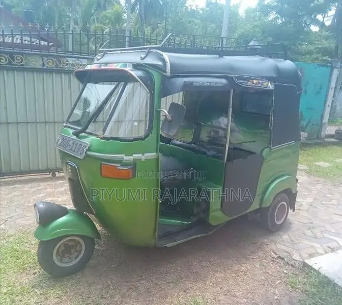 Bajaj RE 1994