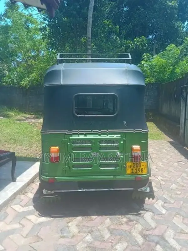 Bajaj RE 1994