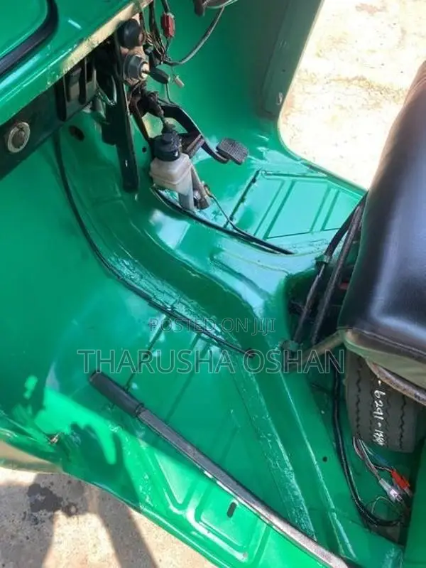 Bajaj RE 2008