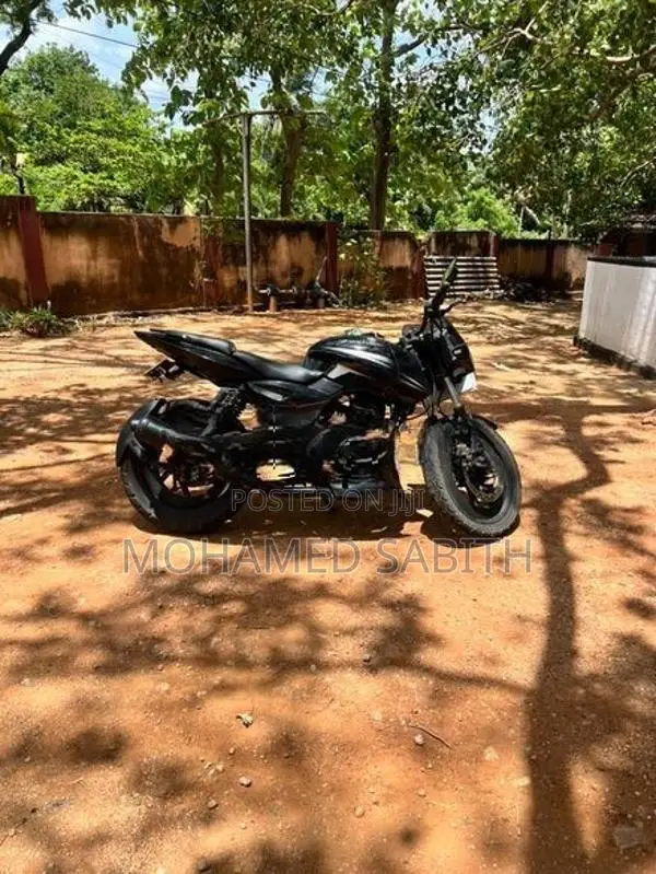 Bajaj Pulsar 200 2009