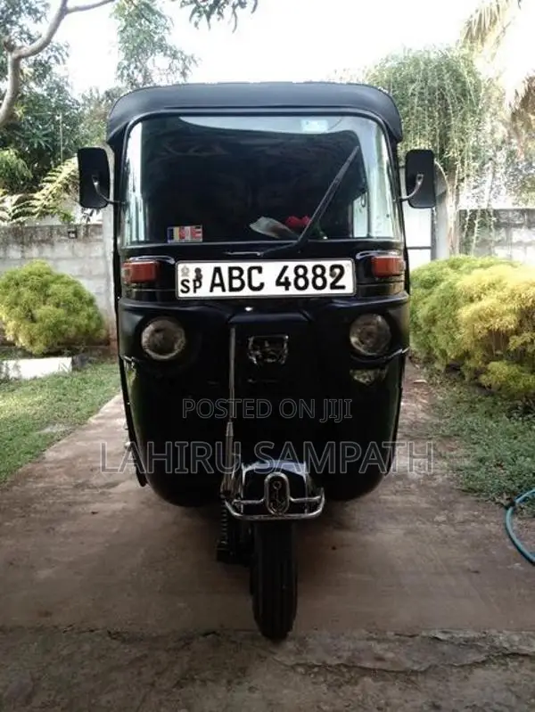 Bajaj RE 2015