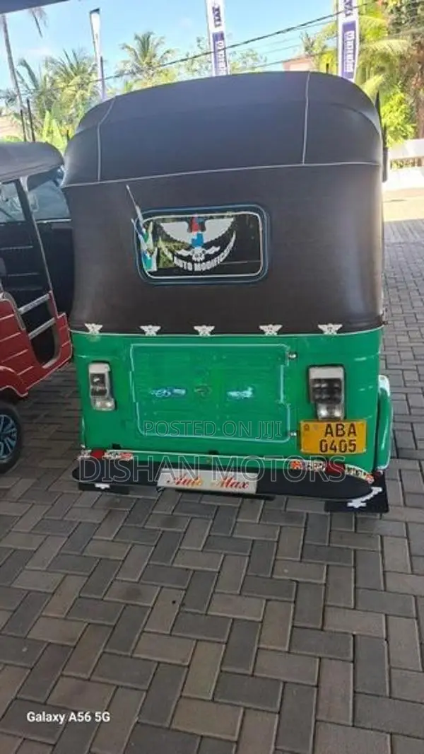 Bajaj RE 4Stroke 2015