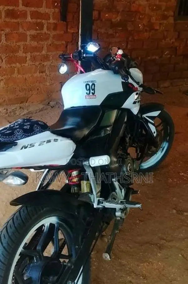 Bajaj Pulsar 150 2016