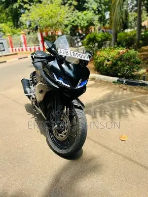 Yamaha R15 2019