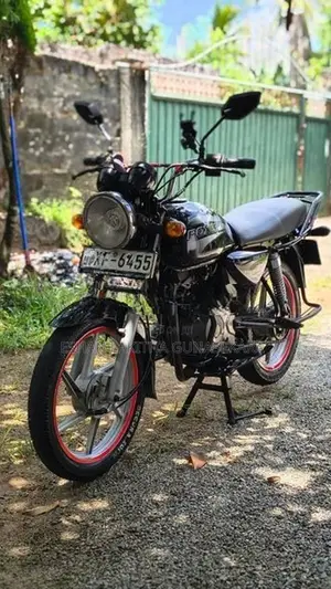 Bajaj Boxer 2012