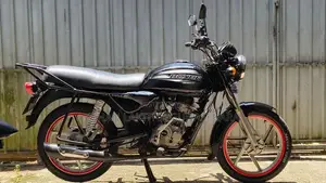 Bajaj Boxer 2012