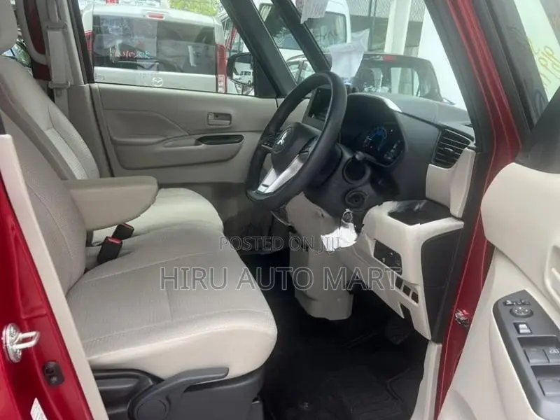 Mitsubishi eK Space M 2024