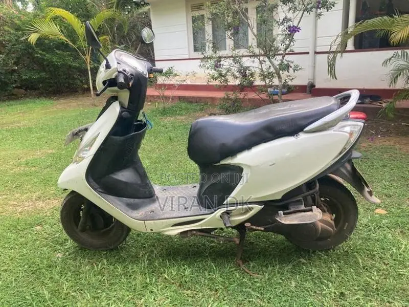 TVS Scooty Zest 2015