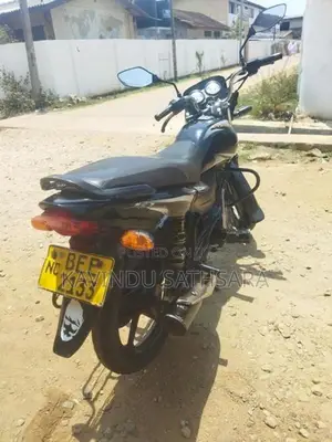 Bajaj Platina 100 2017
