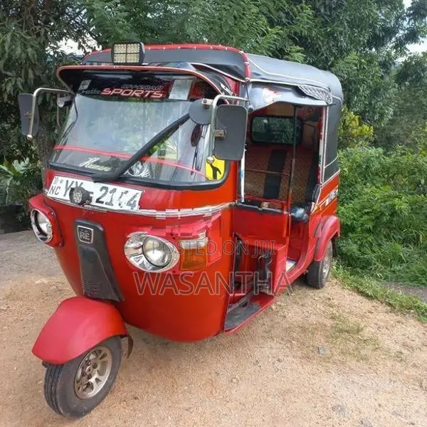 Bajaj RE 2012