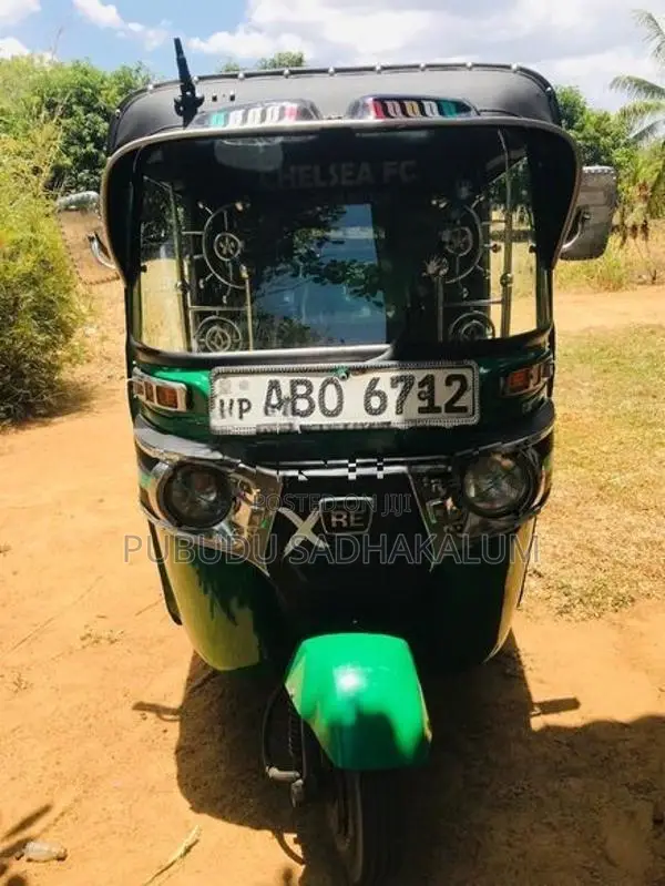 Bajaj RE 2017