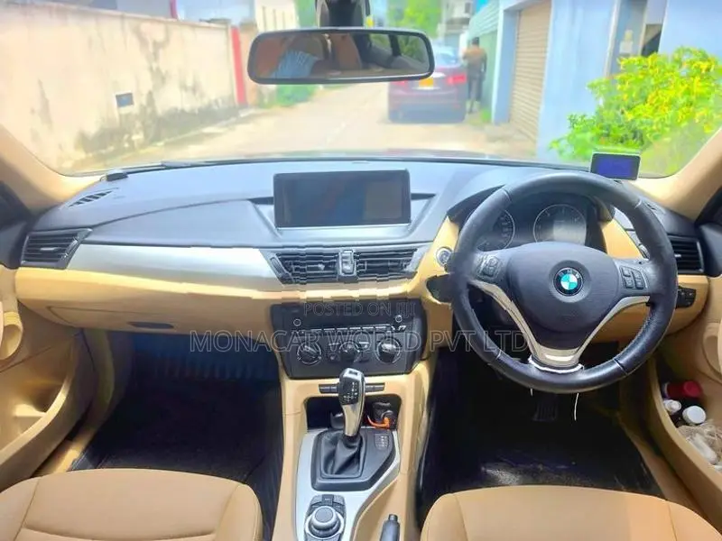 BMW X1 2011