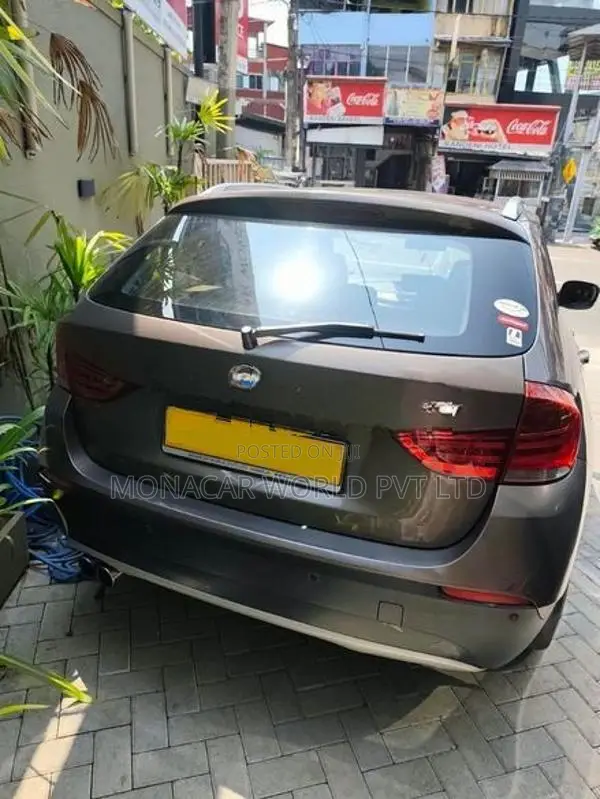 BMW X1 2011