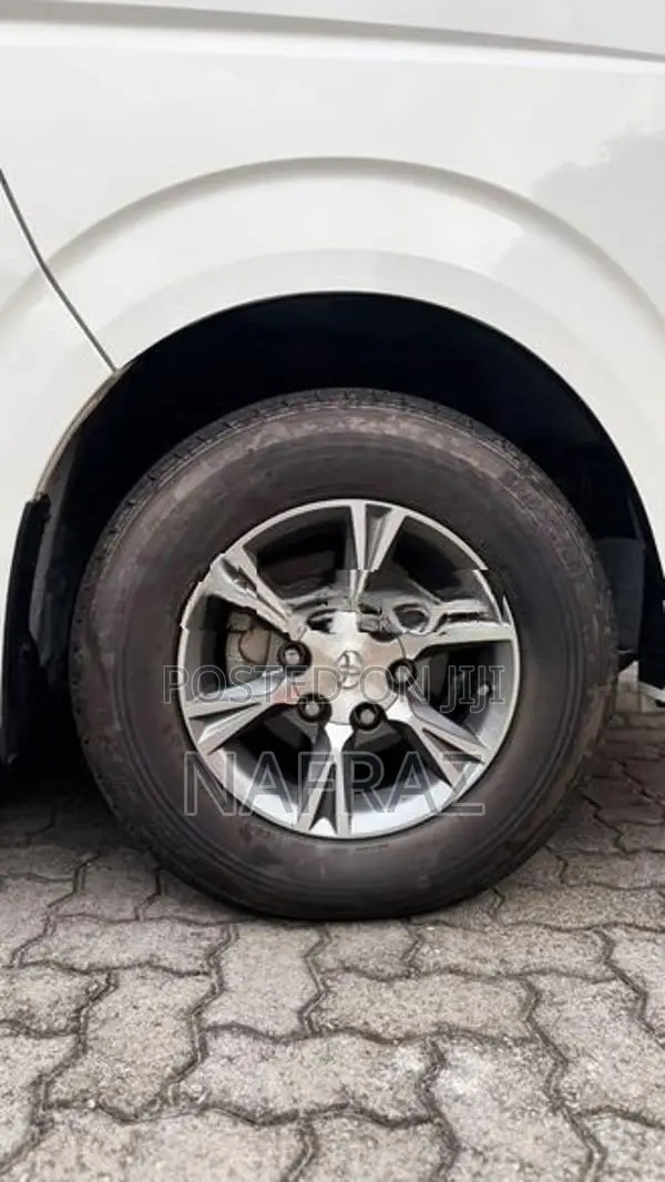 Toyota Hiace 2025