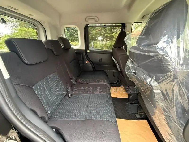 Toyota Roomy Custom G Turbo 2025
