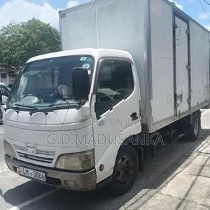 Toyota Dyna Hino 2008
