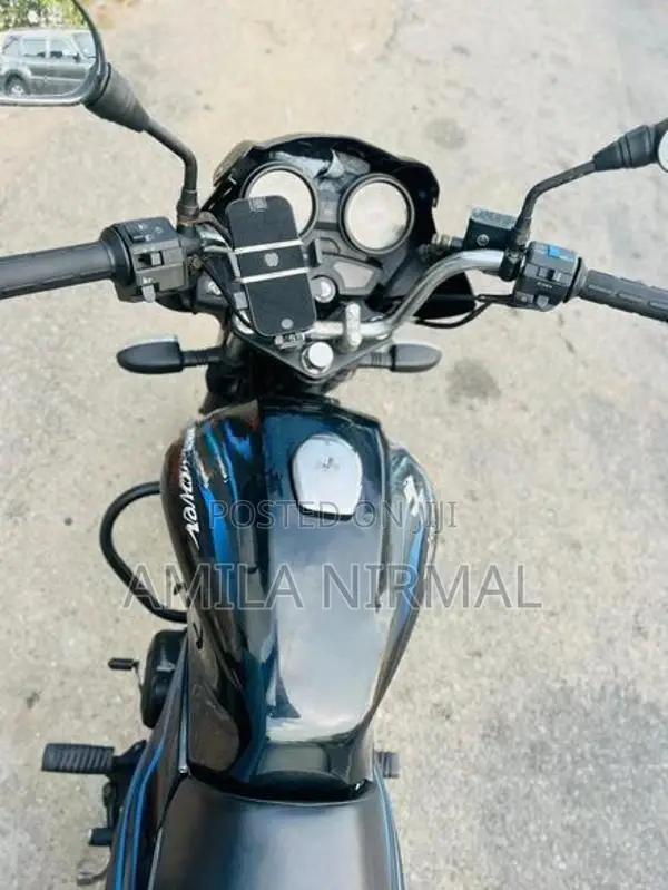Bajaj Discover 2012