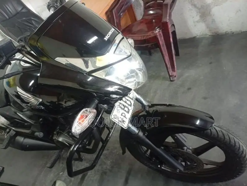 Honda CB Unicorn 2015
