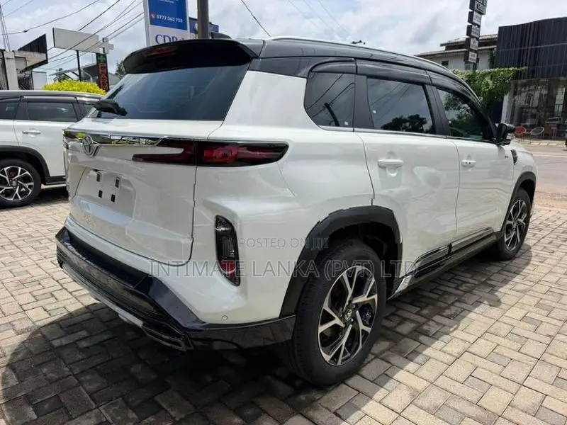 Toyota UrbanCruiser Hyryder Bullion Kit white 2026