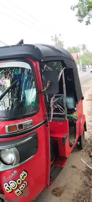 Bajaj RE Three Wheeler 2018