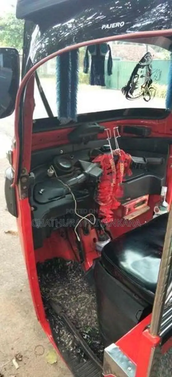 Bajaj RE Three Wheeler 2018