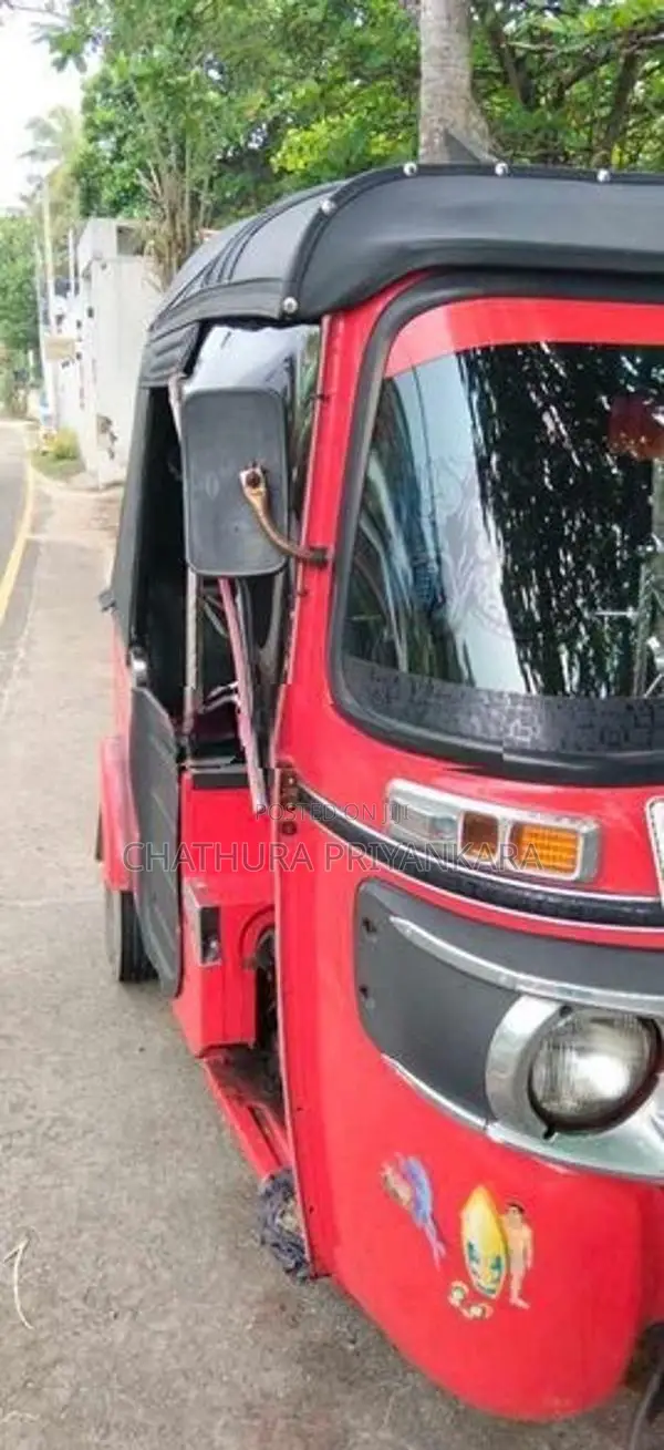 Bajaj RE Three Wheeler 2018