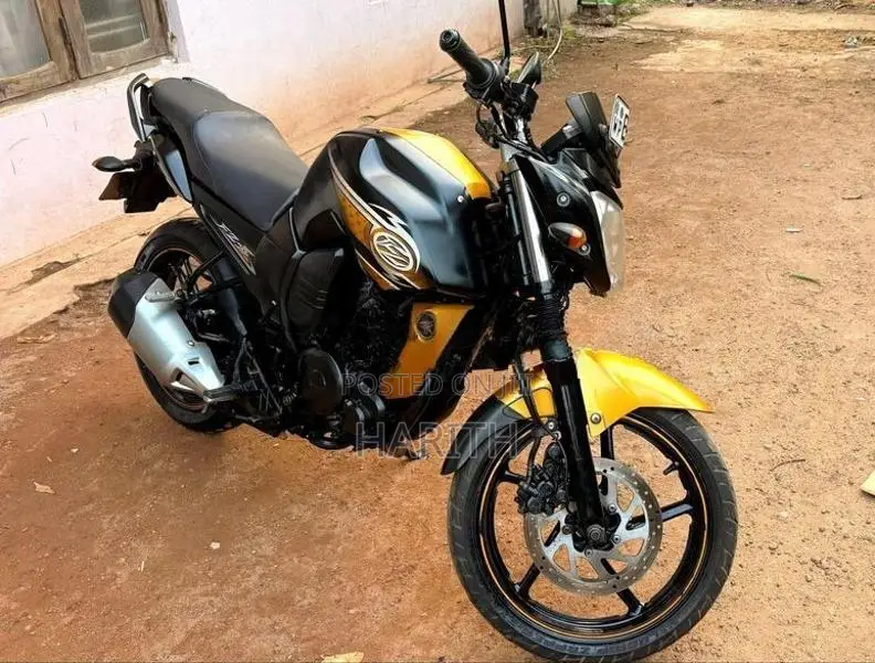 Yamaha FZ S 2013